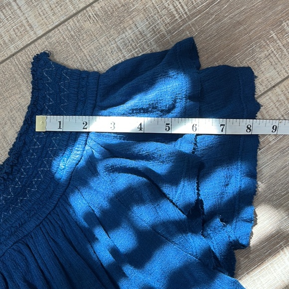 Free People Off the Shoulder Crop Frayed Edges and Back Cut out Blue Size M - Picture 10 of 10